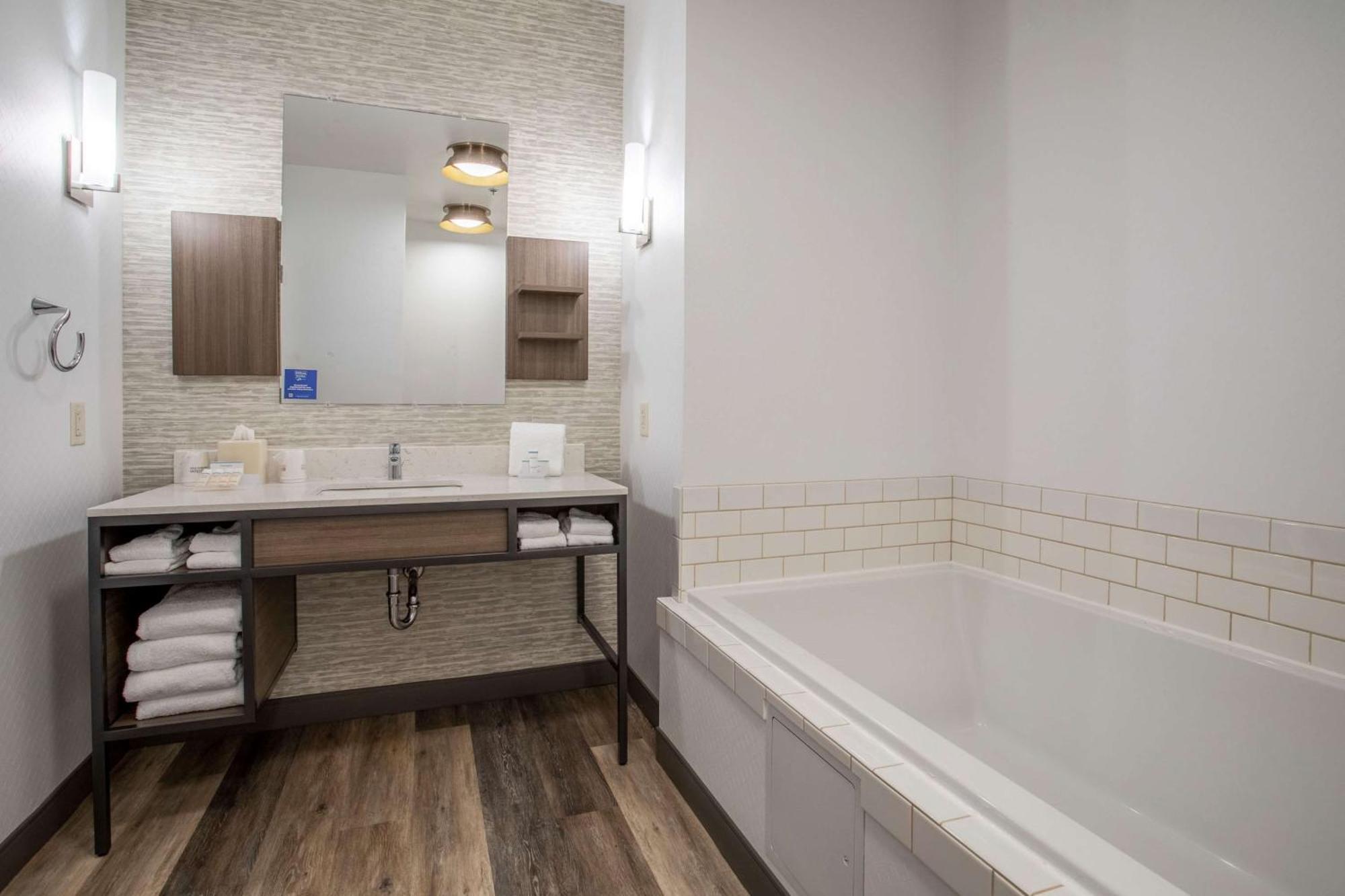 Hilton Garden Inn Mankato Downtown Экстерьер фото